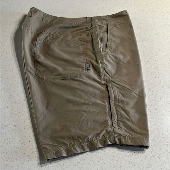 Mountain Hardwear Tan Flat Front Performance Shorts Size 38 - Picture 6 of 10